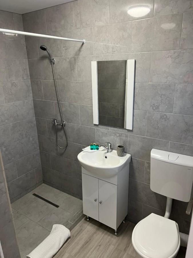 Vila Palade Corbu  Buitenkant foto