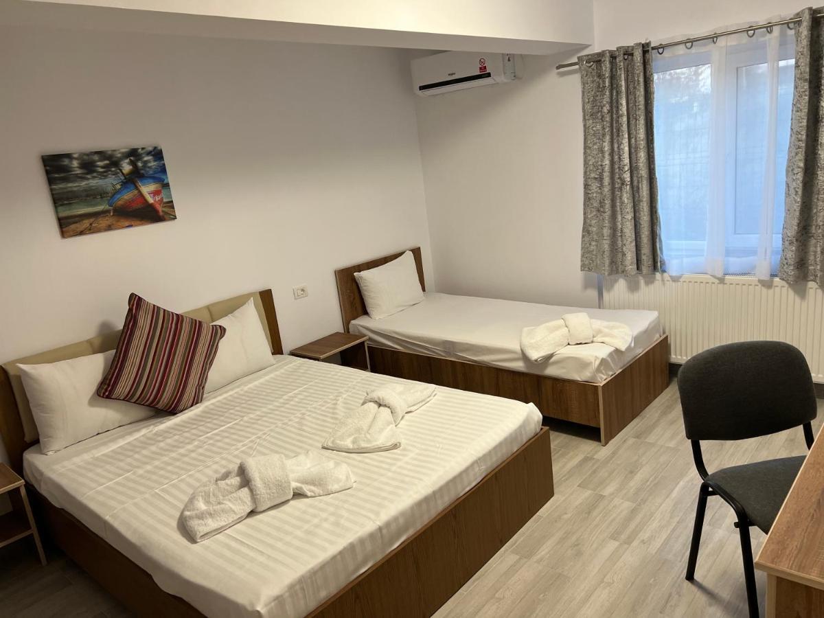Vila Palade Corbu  Buitenkant foto
