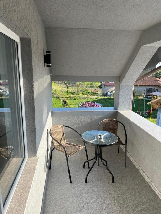 Vila Palade Corbu  Buitenkant foto