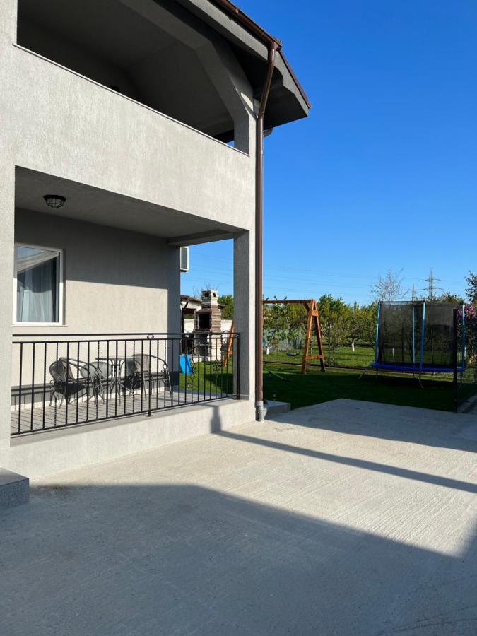 Vila Palade Corbu  Buitenkant foto